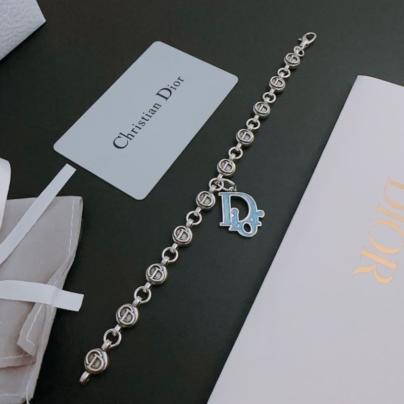 chr1st1an D10r bracelets